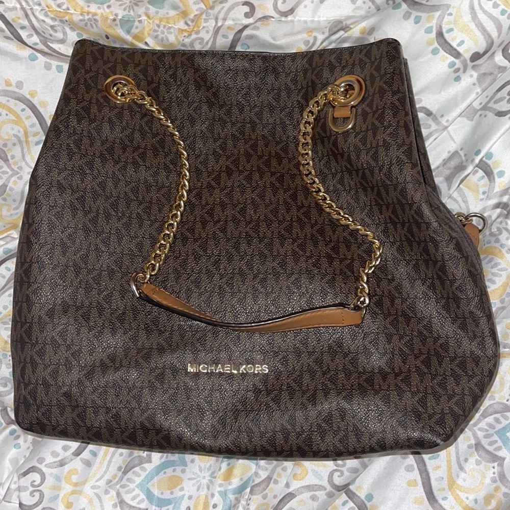 FREE SHIPPING!! Michael Kors large jet set chain strap bag